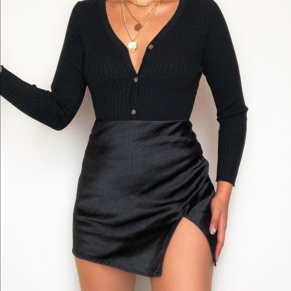 High Maintenance Mini Satin Slit Skirt Black NWT - Picture 1 of 6